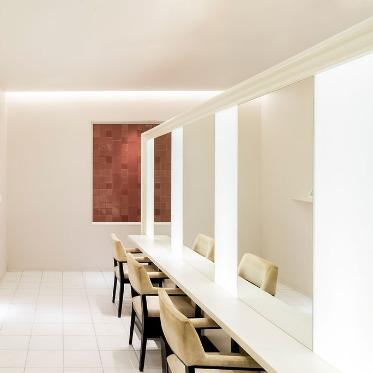 ノートルダム神戸/FIVESTAR WEDDING 美容室もご用意
遠方のゲスト様にも安心していただける設備をご用意