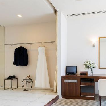 ノートルダム神戸/FIVESTAR WEDDING ブライズルームにはお手洗いを完備
またテラスにてご喫煙も可能です