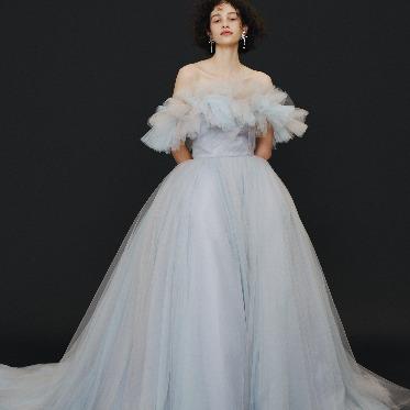 ノートルダム神戸/FIVESTAR WEDDING トレンドのラッフルオフショルダー