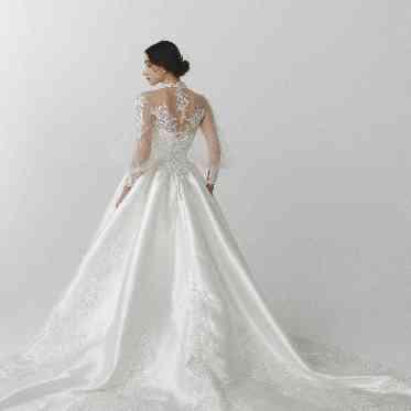 ノートルダム神戸/FIVESTAR WEDDING ウエストから広がるプリンセスラインは女性らしい綺麗なシルエットを