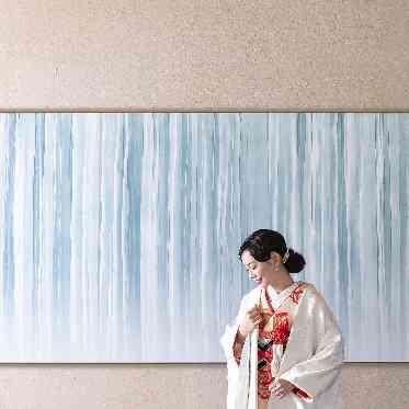 会場に施されたアートワークが艶やかな和装をより美しく魅せます