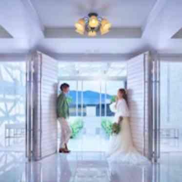 チャペル内は“光ゆらめく”特別な世界☆
扉オープンの感動を全員にプレゼント!