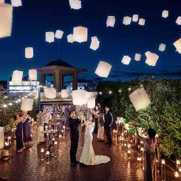 FORTUNE GARDEN KYOTO (フォーチュンガーデン京都) 幻想的なランタンの演出も