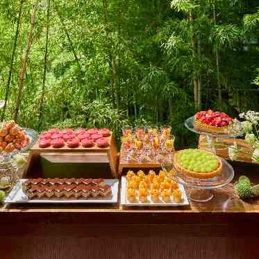 FORTUNE GARDEN KYOTO (フォーチュンガーデン京都) テラスでのデザートビュッフェも人気