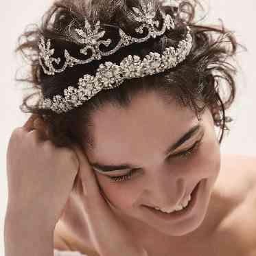 FORTUNE GARDEN KYOTO (フォーチュンガーデン京都) あなたらしさを引き出すトレンド感ある衣裳をご案内