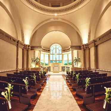 ウェスティンホテル東京 高さ11mのドーム型天井を持つ本格ヨーロッパのルネサンス様式のチャペル