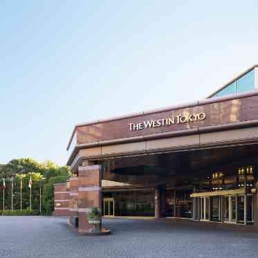 ウェスティンホテル東京 ホテルならではのドアマンがお迎え