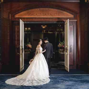 ウェスティンホテル東京 扉の前で