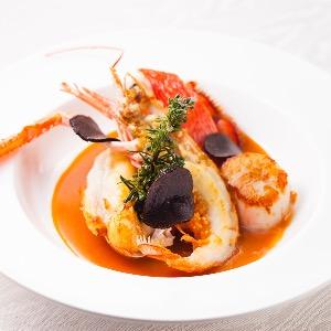 アイルマリー横浜(I'LLMARRY YOKOHAMA) 赤座海老のブイヤベース。スープにたっぷり溶け込んだ魚介の旨味が美味！