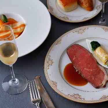 明治神宮・明治記念館 23万組様以上をもてなしてきた、ご安心いただける味とサービスをご提供いたします