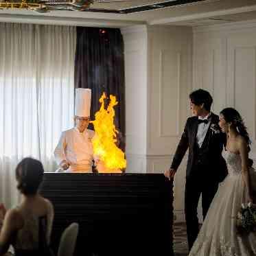 ホテル日航姫路 シェフのフランベパフォーマンスは真珠限定の演出