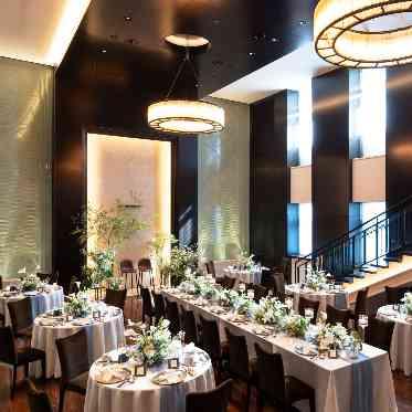 覚王山ル・アンジェ教会 自然光が差し込む、落ち着いた上品なパーティ会場