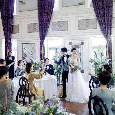 覚王山ル・アンジェ教会 バカラのシャンデリアが煌めく 気品溢れる 優雅な空間