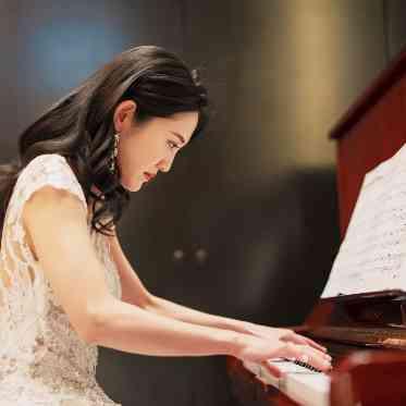 覚王山ル・アンジェ教会 ピアノも会場にご用意。生演奏などもお気軽にご相談ください