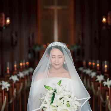 覚王山ル・アンジェ教会 ブラウン調のチャペルが、花嫁姿を美しく彩る