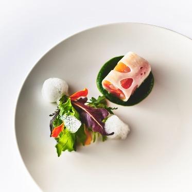 覚王山ル・アンジェ教会 レストランだからこそ叶う、一流の料理・サービスで素敵なひと時をご提案