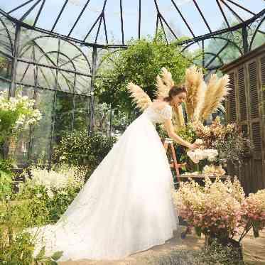 覚王山ル・アンジェ教会 シンプルもクラシカルにも、スタイリングは自由自在