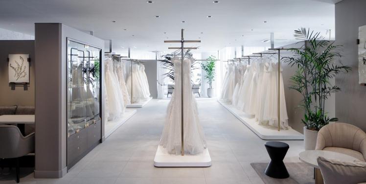 覚王山ル・アンジェ教会 ドレス・衣装