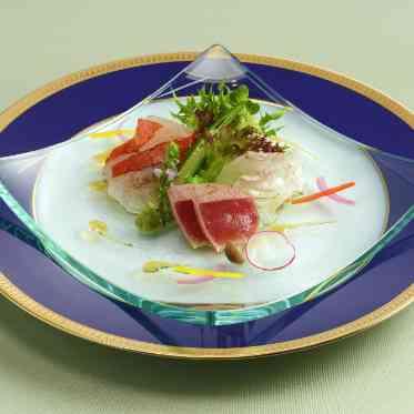 グランディエール ブケトーカイ 真鯛・金目鯛・マグロの炙り
豪華御造り