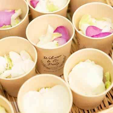 KKRホテル博多 開閉式屋根のあるガーデンも使って様々な演出が可能