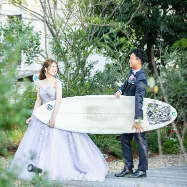 KKRホテル博多 開閉式屋根のあるガーデンでは挙式後の演出だけでなく、前撮り撮影にもおすすめです!