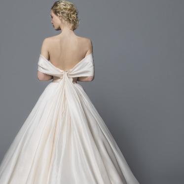 KKRホテル博多 ウェディングドレス