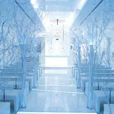 幻想的なセレモニーシーン