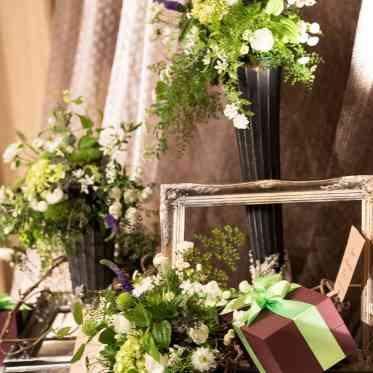 ホテルニューオータニ博多 グリーンとホワイトの装花