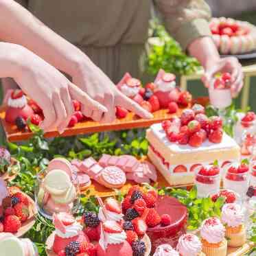 ガーデンでのデザートビュッフェも可能★