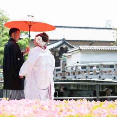 皇居前での前撮りが大人気!平日撮影なのでゆっくりと時間を気にせず撮影してね