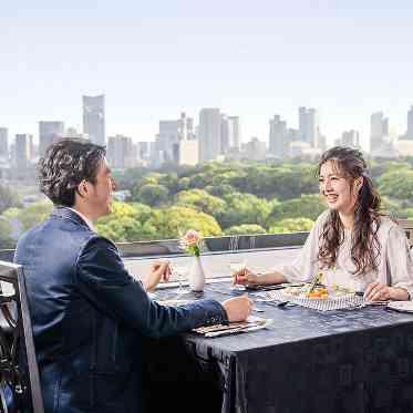 皇居を望むレストラン芙蓉にてランチや記念日ディナーを