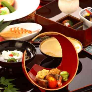 KKRホテル東京 華やかな会席料理