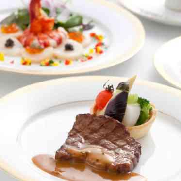 KKRホテル東京 柔らなお肉に青胡椒ソースがベストマッチ