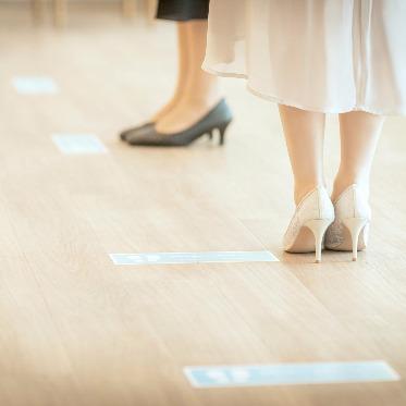 アクアデヴュー佐賀スィートテラス ソーシャルディスタンスを確保するためのPOPや足元マーカーを設置いたします。