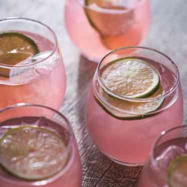 アクアデヴュー佐賀スィートテラス お客様から好評の専属パティシエのデザートも大人気!