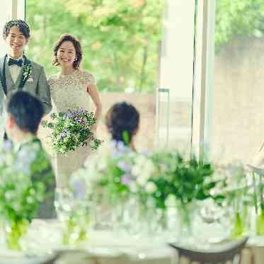 ブリーズレイ・プライベートテラス 一面ガラス張りの披露宴会場では、一生残り続けるお写真が叶います!