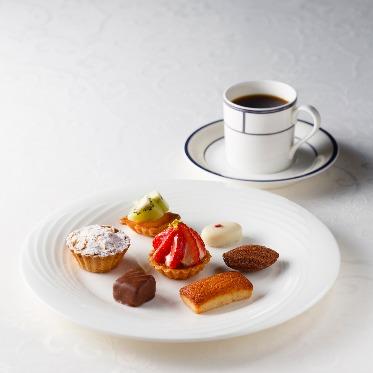 【デザートとご一緒に】コーヒーとフランス小菓子取り合わせ