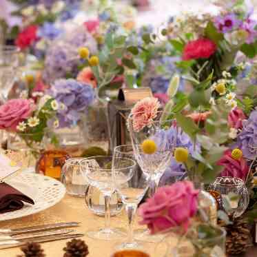 迎賓館シェーナ PARTIR KYOTO 専属のフローリストと相談。ご希望のテイストに