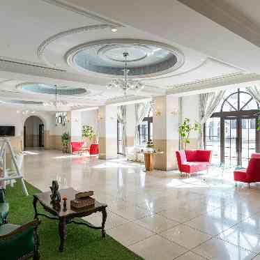 迎賓館シェーナ PARTIR KYOTO 開放感のあるロビーはフォトスポットとしても人気