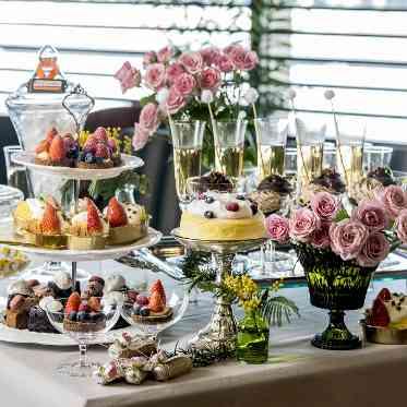 迎賓館シェーナ PARTIR KYOTO スイーツビュッフェは披露宴演出の中でも特に人気。甘くてやさしい幸せの味が広がる