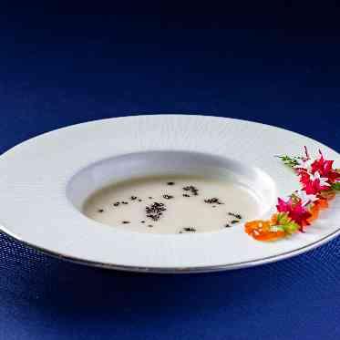 ポタージュは季節の味をお楽しみいただけます。