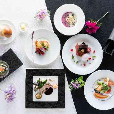 迎賓館シェーナ PARTIR KYOTO 和テイストにアレンジしたお料理は、食べやすさを追求しお箸でお召し上がり頂けます