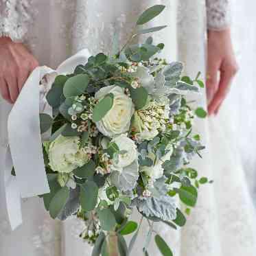 アルマリアン 福岡(ALMALIEN FUKUOKA) チャペルのコーディネートに合わせたブーケをご用意