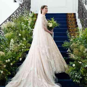 アルマリアン 福岡(ALMALIEN FUKUOKA) ボリュームたっぷりのドレスや長いトレーンのドレスも写真映え◎