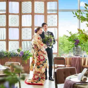 アルマリアン 福岡(ALMALIEN FUKUOKA) 木目を基調としたパーティ会場に和紙のメインバッグで和モダンな空間を演出