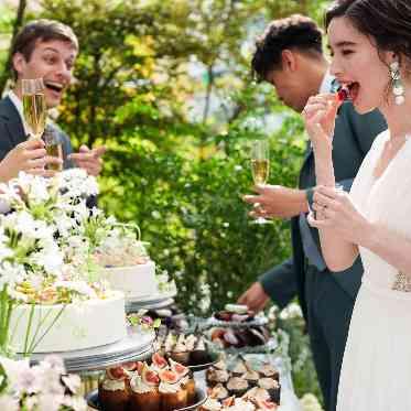 アルマリアン 福岡(ALMALIEN FUKUOKA) デザートブッフェの演出はゲストとのふれあいも楽しめる人気演出