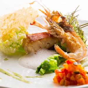 旨味を凝縮させたハイプレッシャーオマール海老。こだわりの調理法で仕上げる逸品