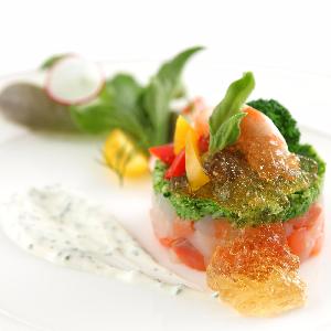 契約畑など、仕入れからこだわった旬の食材。素材そのものの美味しさを堪能できる