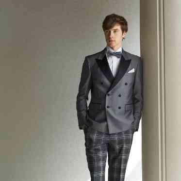 アルマリアン 福岡(ALMALIEN FUKUOKA) もちろん新郎様のタキシードも取り揃え