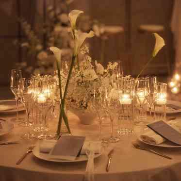 アルマリアン 福岡(ALMALIEN FUKUOKA)/エスクリウェディング ふたりらしさを装花や色づかいで表現します